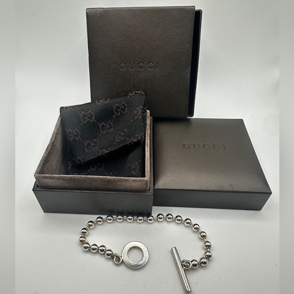 Authentic 7" Gucci Sterling Silver toggle bracelet w/ original dust bag and box!